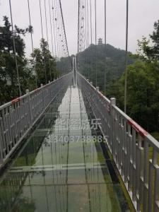 玻璃吊橋